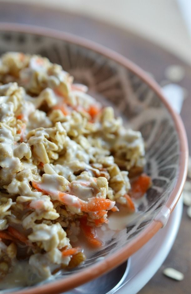 Carrot Cake Overnight Oats Recipe - This no-cook oatmeal is a fantastic healthy and easy breakfast! #MyOatsCreation #spon
