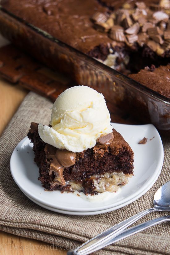 Chocolate & Peanut Butter Earthquake Cake