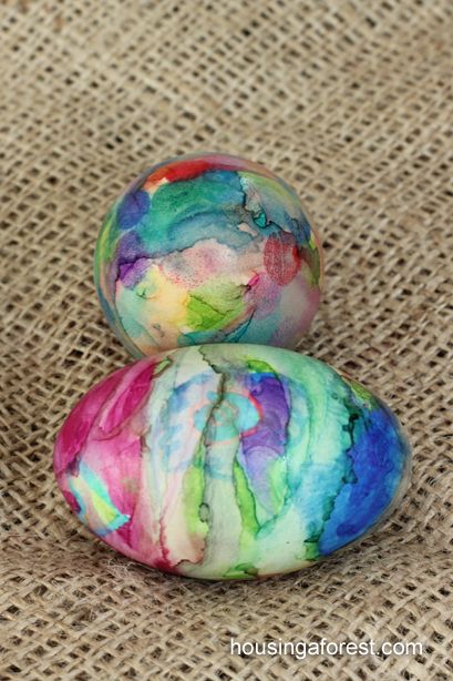 Unique way to Dye Easter Eggs ~ Sharpie Tie Dye