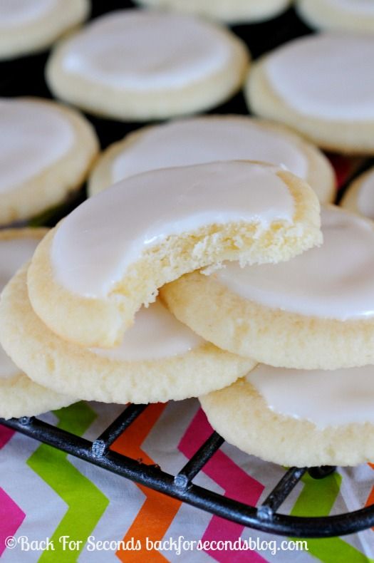 Soft and Light Meltaway Cookies with Vanilla Almond Icing - these are so addicting! #meltaways #buttercookies #cookies