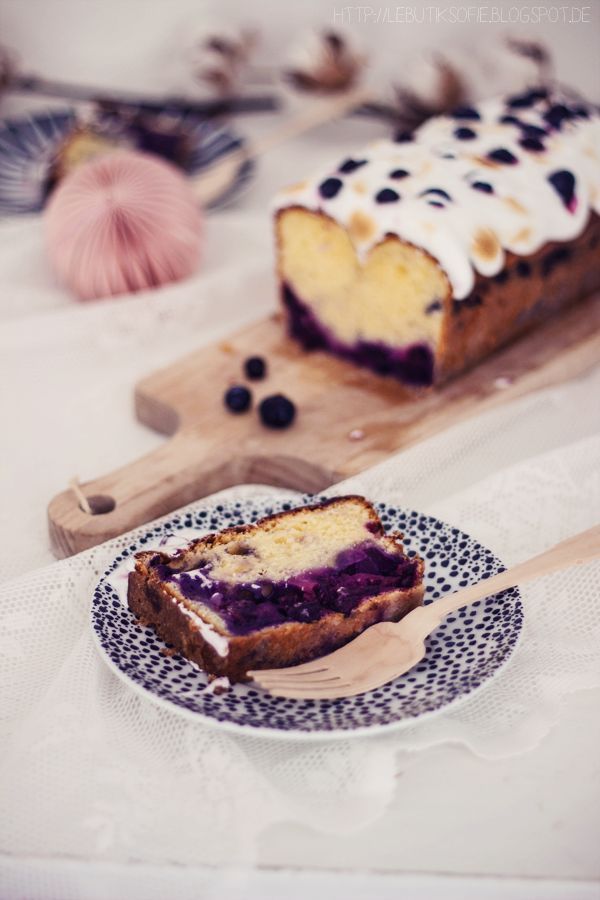 Blueberry Meringue Cak