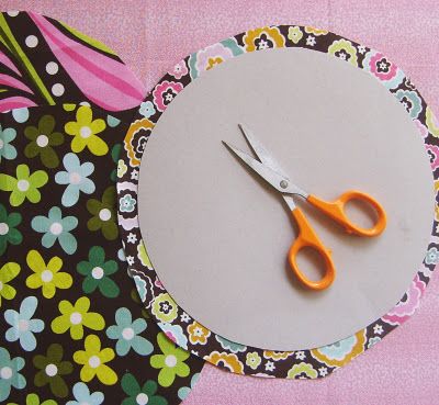 How to achieve the perfect folded edge on a circle, -this is a fantastic trick, getting a good circle for appliques has always eluded me. No more!