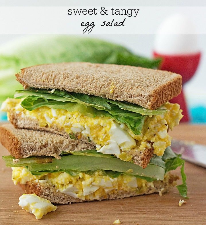 This sandwich is SO flippin' good! Sweet 'n Tangy Egg Salad Sandwich Recipe ~ It's Yummi! #lowcarb #lowfat