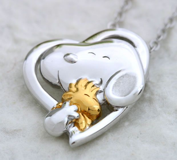 [Snoopy Jewel Boutique] Peanuts Snoopy & Woodstock Heartful Pendant NecklaceI love Snoopy but my realy big favourite is the small yellow bird...awesome figure...