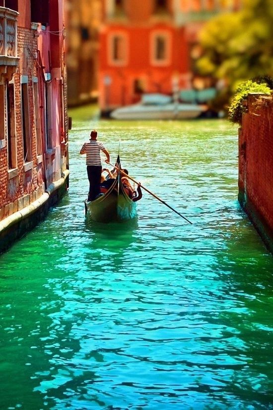 st Romantic Travel Destinations - Venice, Italy. I have always wanted to go here!!!