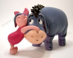 Figurine Winnie the Pooh Eeyore and Piglet cuddling