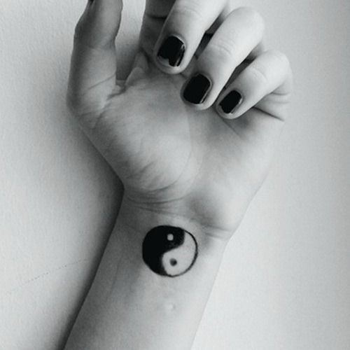 66 Simple Female Wrist Tattoos for Girls and Women | Tattoos Mob