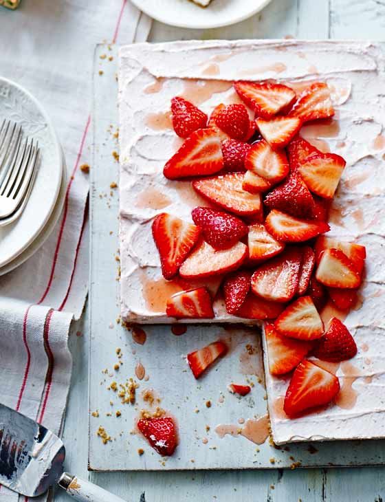 Strawberries & Cream No-Bake Cheesecake