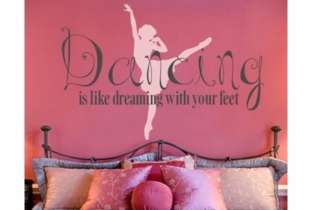 I love this! Scarlett needs this for her room! Maybe even I need it next to my vanity in my closet..hmm :-)
