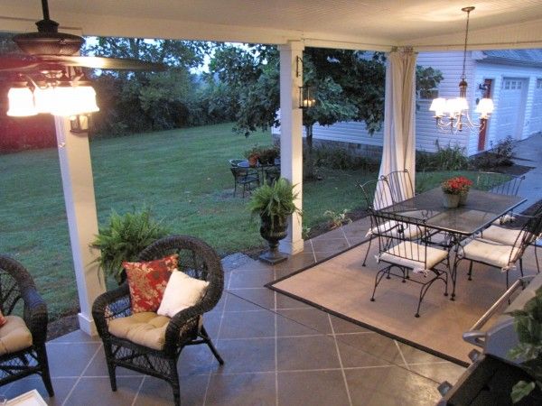 It’s throw back Thursday here at Beneath My Heart, and I wanted to share with you one of my FAVORITE Spring projects that Cy and I complete at our previous home!