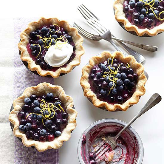 ini Blueberry Pies