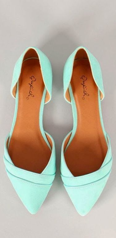 Super cute pointy mint flats