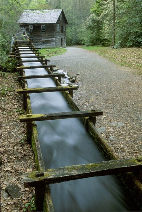 ingus Mill, near Cherokee, North Carolina, was built in 1886 by Sion Early for six hundred dollars. It was a custom mill which catered to each customers preference. It was acquired by the Great Smoky Mountain National Park in 1930.