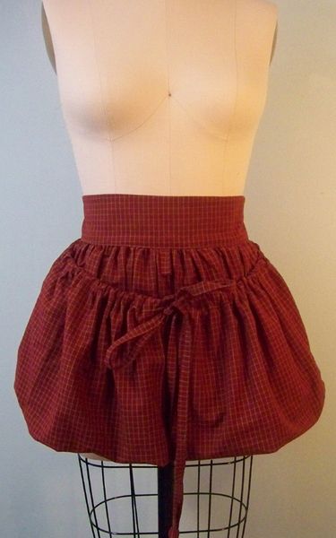 Gathering Bag Apron in Red Homespun........ So cute for working in the garden...!