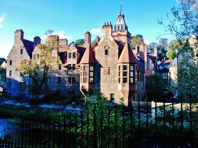 Travel guide on Edinburgh, Scotland