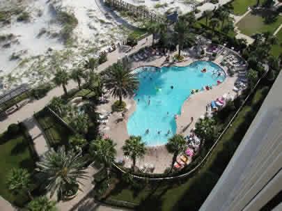 Alabama borders the Gulf of Mexico and Florida to the south, providing a popular vacation area where many beach resorts are located.