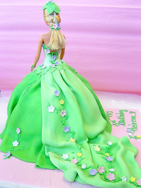 Back of the Fairy Barbie Cake ~ beautiful!