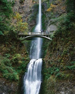 ultnomah Falls in Oregon.