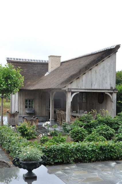 a shed with a porch...love it! >>” title=”a shed with a porch…love it! >>”/></a>
    </div>
        <div class=