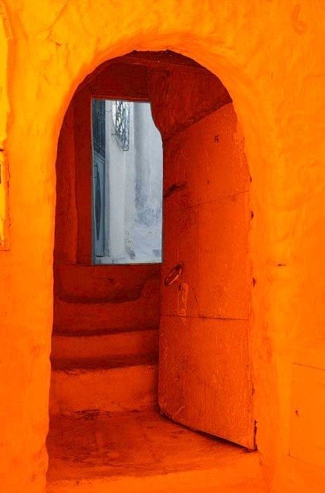 This orange doorway. | Community Post: 25 Of The Orangey-Ist Orange Things