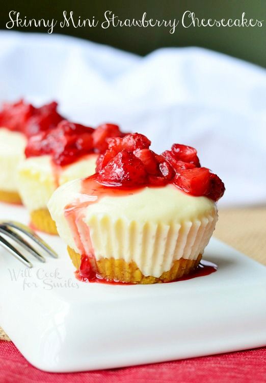 Skinny Mini Strawberry Cheesecakes | amazing dessert recipe!