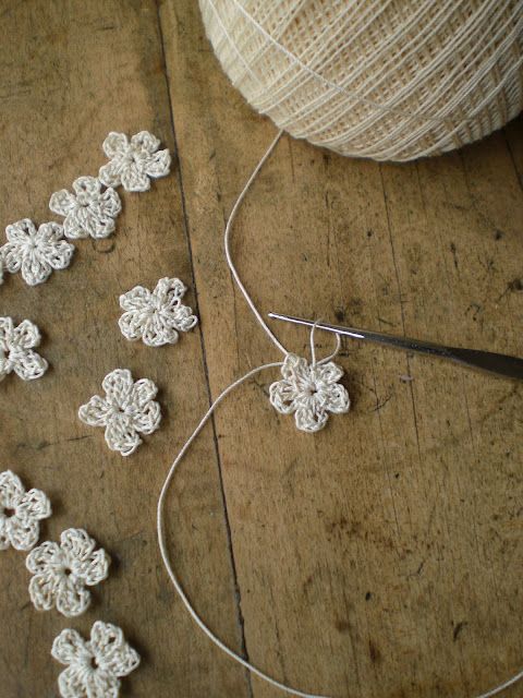 Crocheting Mini Flowers