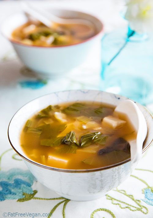 Here's a soup for those times when you want something light in calories but filling and nutritious and quick. You wouldn't think that such a simple soup cou