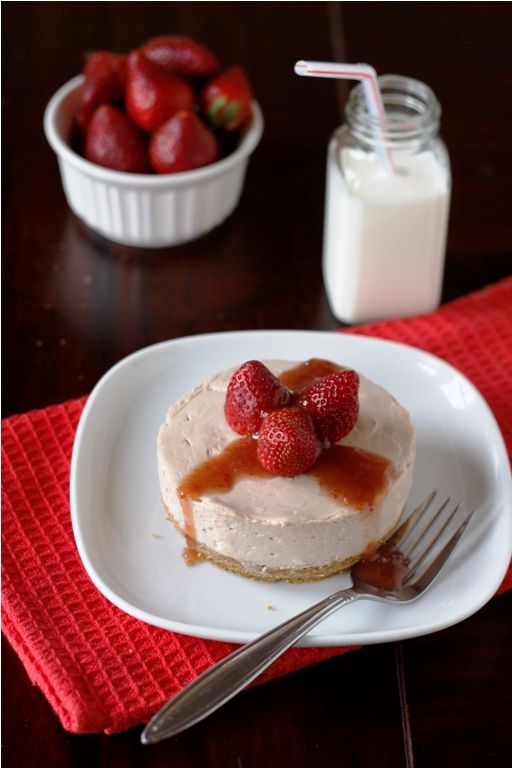 No Bake Mini Nutella Cheesecakes with Strawberry Sauce