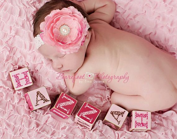 would do this in black and white since our blocks are multicolored and don't match the hat I would use, but love this idea :)