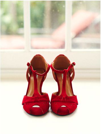 tro / vintage style red T-strap pumps