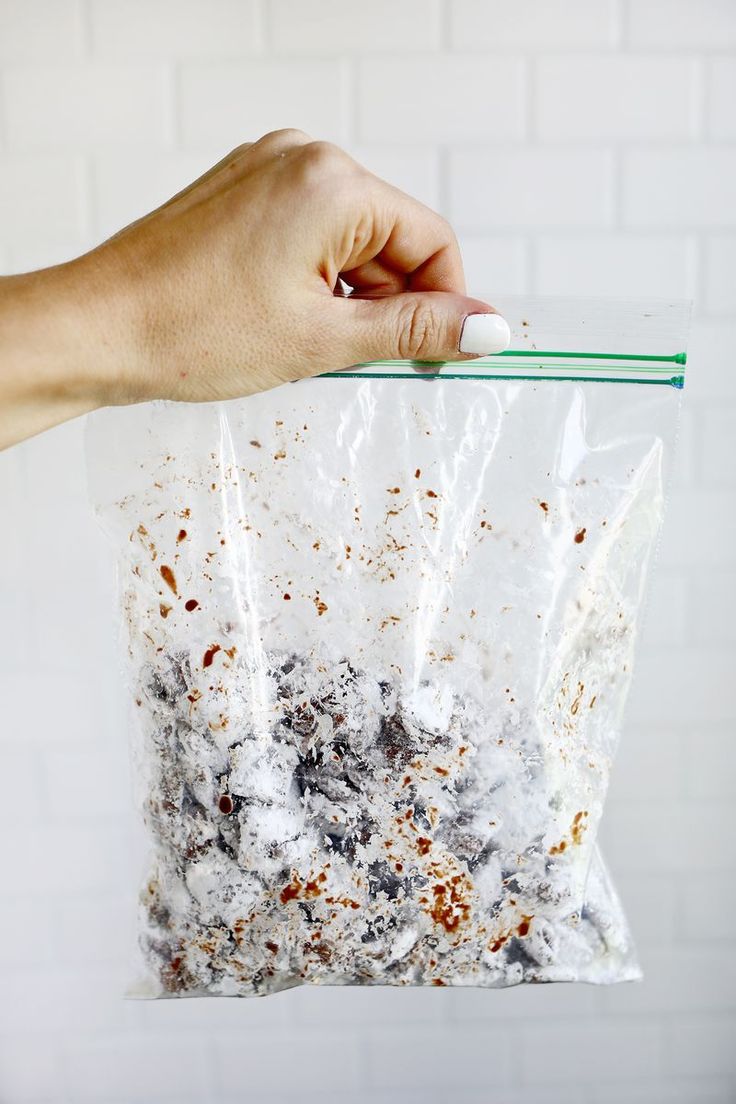 Nutella Puppy Chow?? Gimmie! (click through for recipe)