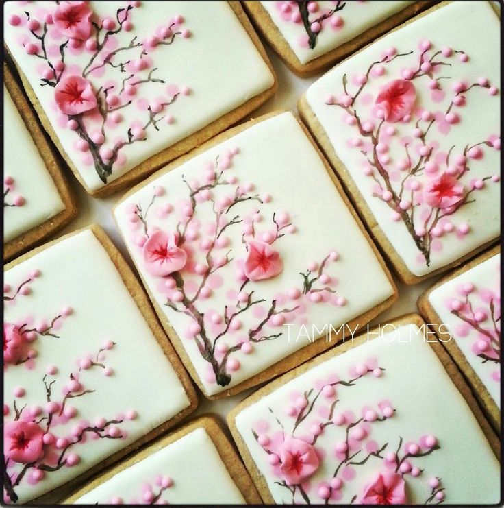 Cerezos en flor      *THESE ARE SO BEAUTIFUL!  NEVERNEVERNEVER WOULD I EAT THIS COOKIE!!!