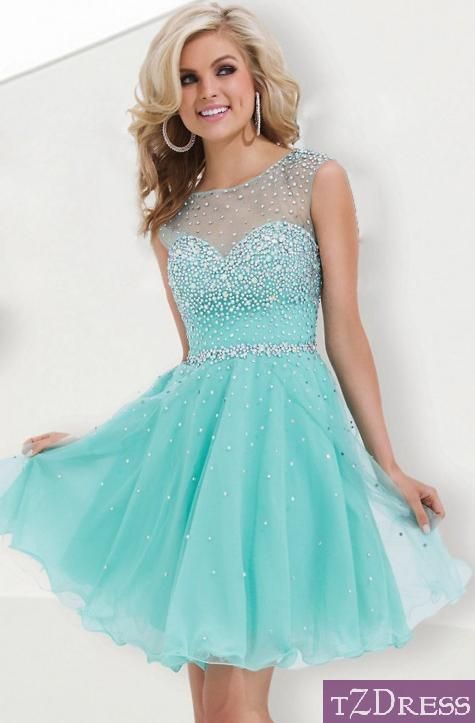 This dress reminds me of Queen Elsa!