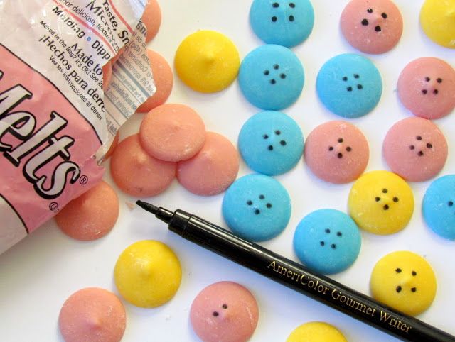 DIY chocolate buttons to use as party favors for a Baby Shower or a Lalaloopsy party. {ribbonsandglue.com}