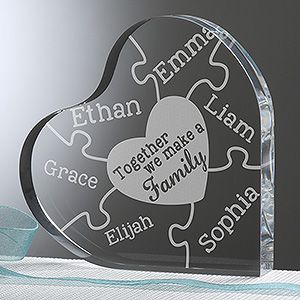 This Personalized Heart Keepsake is just stunning! Great Mother's Day Gift idea that you can personalize with all the kids' names for Mom or Grandma!