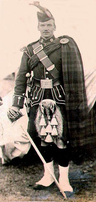 Officer Argyll and Sutherland Highlanders c1900