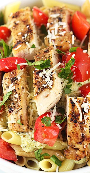 Creamy Pesto Chicken Pasta Recipe ~ Tender noodles and juicy Italian-seasoned chicken breast are tossed with an easy 5-minute creamy pesto sauce! A perfectly tasty and comforting dish for those busy weeknights!