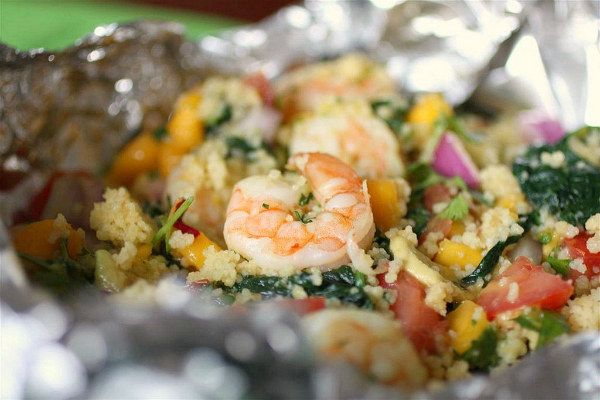 Shrimp and Kale Packets with Mango Salsa | 17 Fresh And Healthy Recipes You Can Make In A Foil Packet