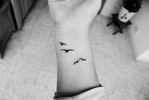 66 Simple Female Wrist Tattoos for Girls and Women | Tattoos Mob