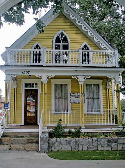 Perfect little house!