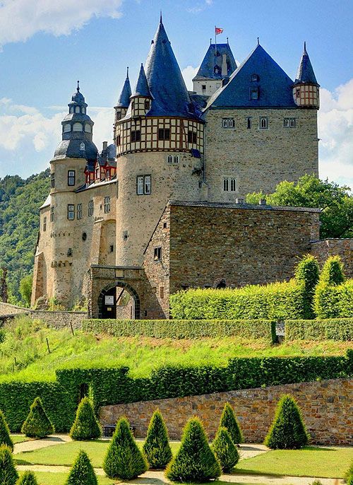 Schloss Bürresheim, (Bürresheim Castle) 56727 Mayen, Rhineland-Palatinate, Germany