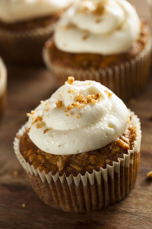 Dessert Recipe: Carrot Cupcakes w/ Cream Cheese Frosting