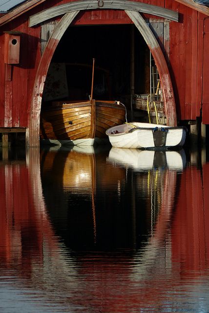 Boathouse reflections #photography #waterscape #myt
