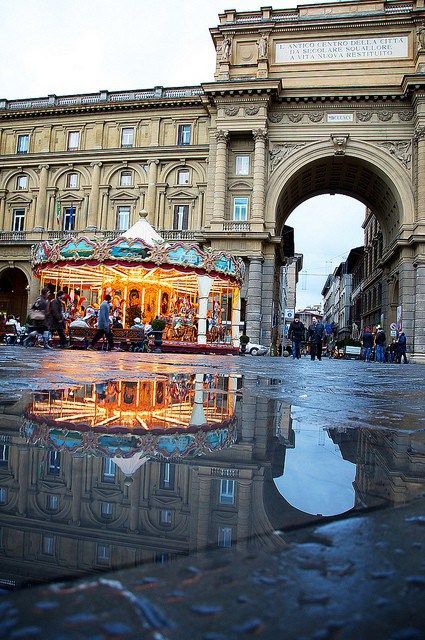 Ahh found piazza republica in Florence Italy. This is the building I studied abroad at a couple years back. So excited to go back to Florence this summer.