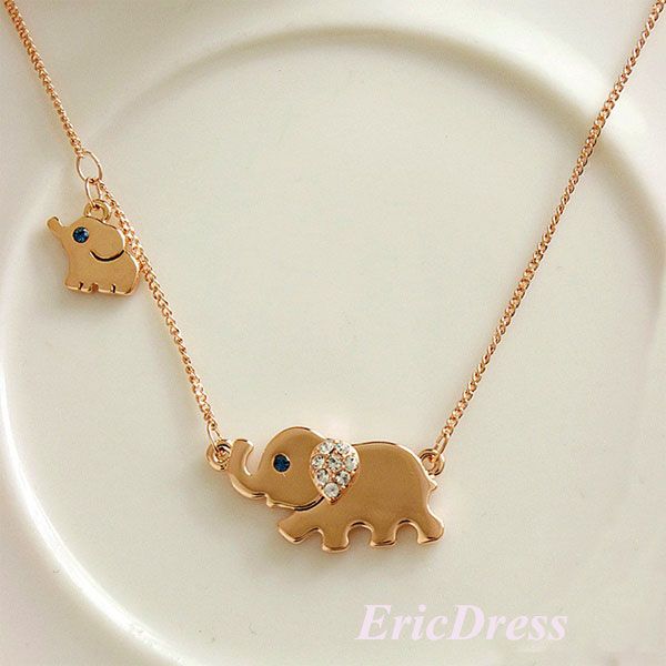 Awww, I loved this little elephant the second I first saw it, but then I saw the baby elephant and fell in love even more.