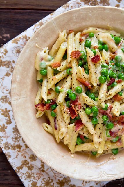 10 awesome pasta recipes! Perfect for family dinners! Will be adding these to my recipe file!