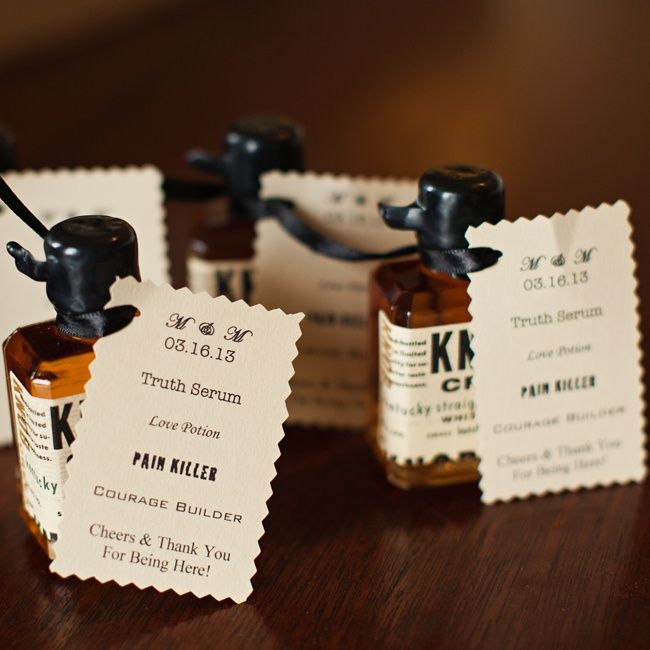 Kentucky whiskey wedding favors | Honey Heart Photography - Lexington & Louisville areas