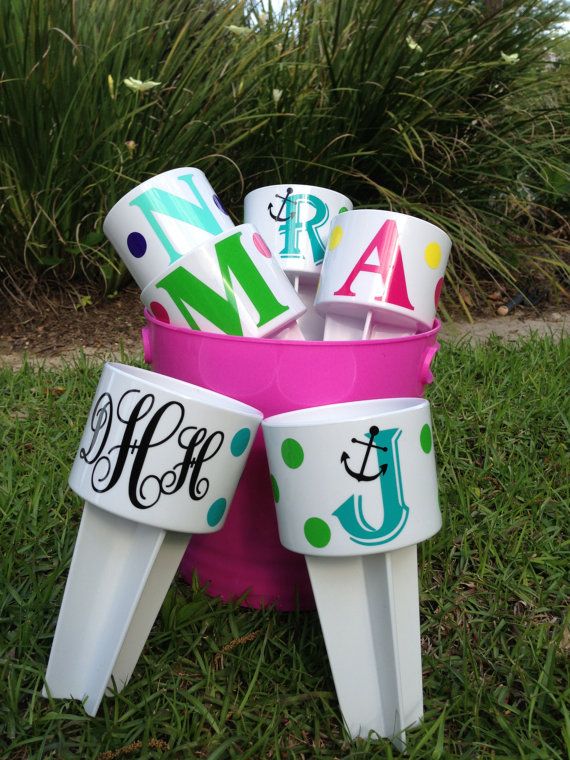 Spiker Beach Beverage Holder -love these for the beach!