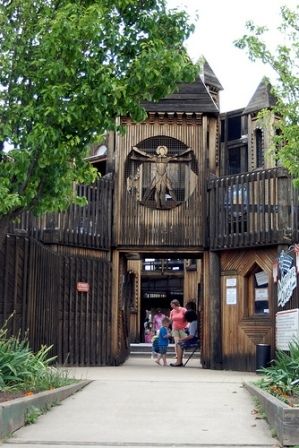 Leonardo's Discovery Warehouse and Adventure Quest in #Enid is just one of the many attractions listed as a "Hot Way to Have Cool #Family Fun" in #Oklahoma.